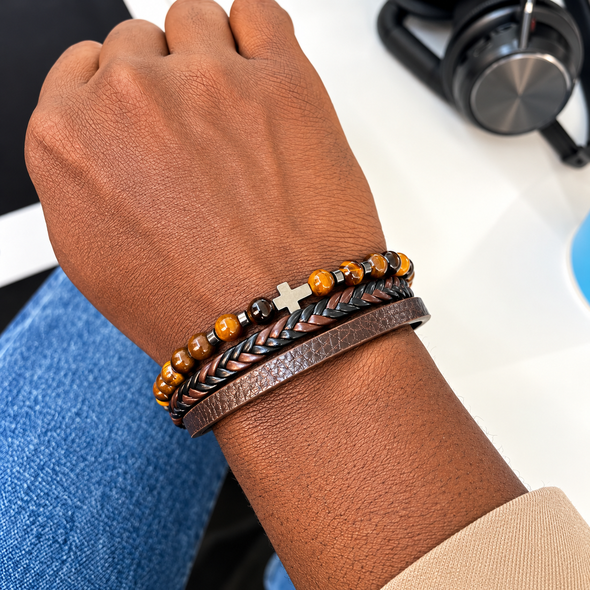 Bracelet homme multi-rangs — croix acier, œil-de-tigre et cuir marron Glaia Collection
