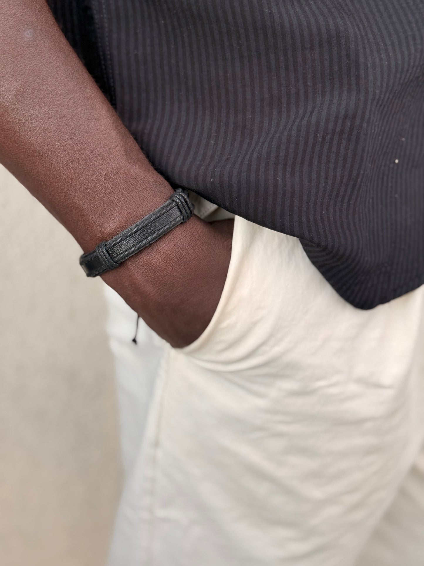 Bracelet Roman — cuir plat surpiqué homme, noir ajustable Glaia Collection