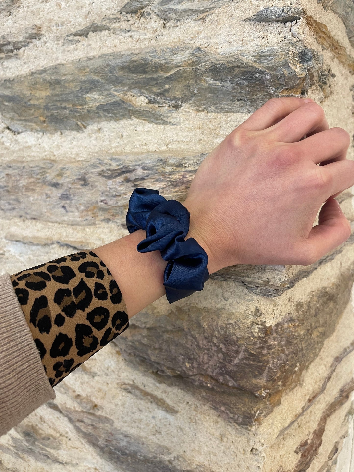 Chouchou satin bleu marine Glaia Collection