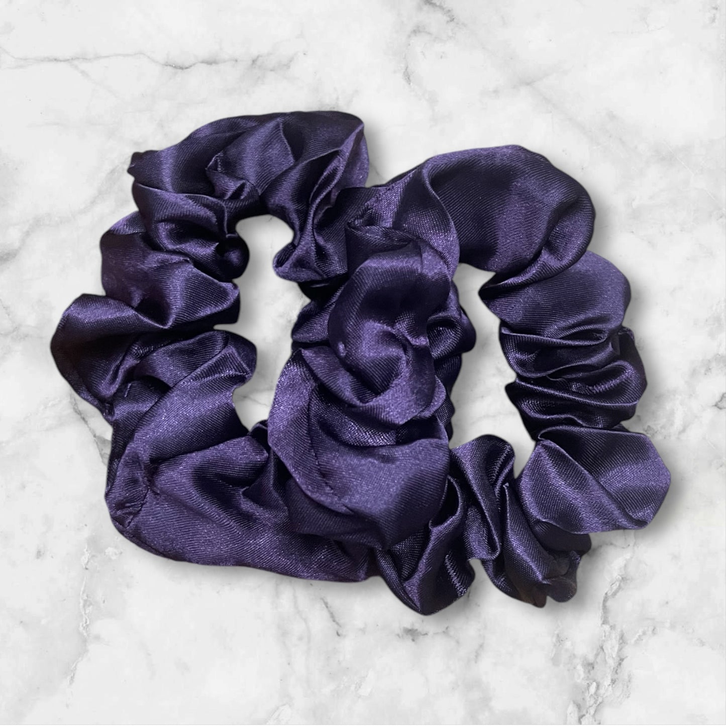 Duo de Chouchous Ève Violet foncé en satin Glaia Collection