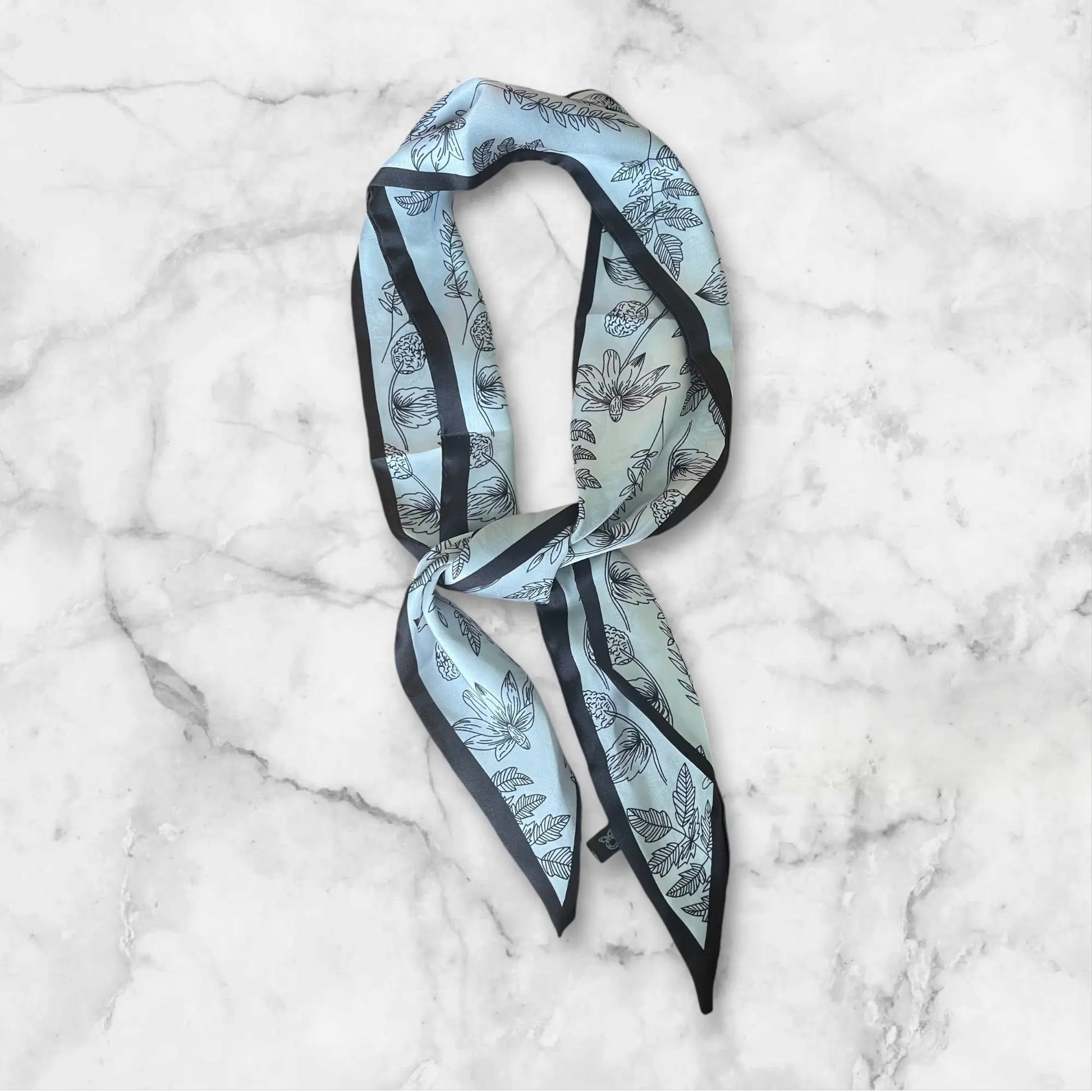 Foulard Paula en satin fleurie Noir/Blanc Glaia Collection