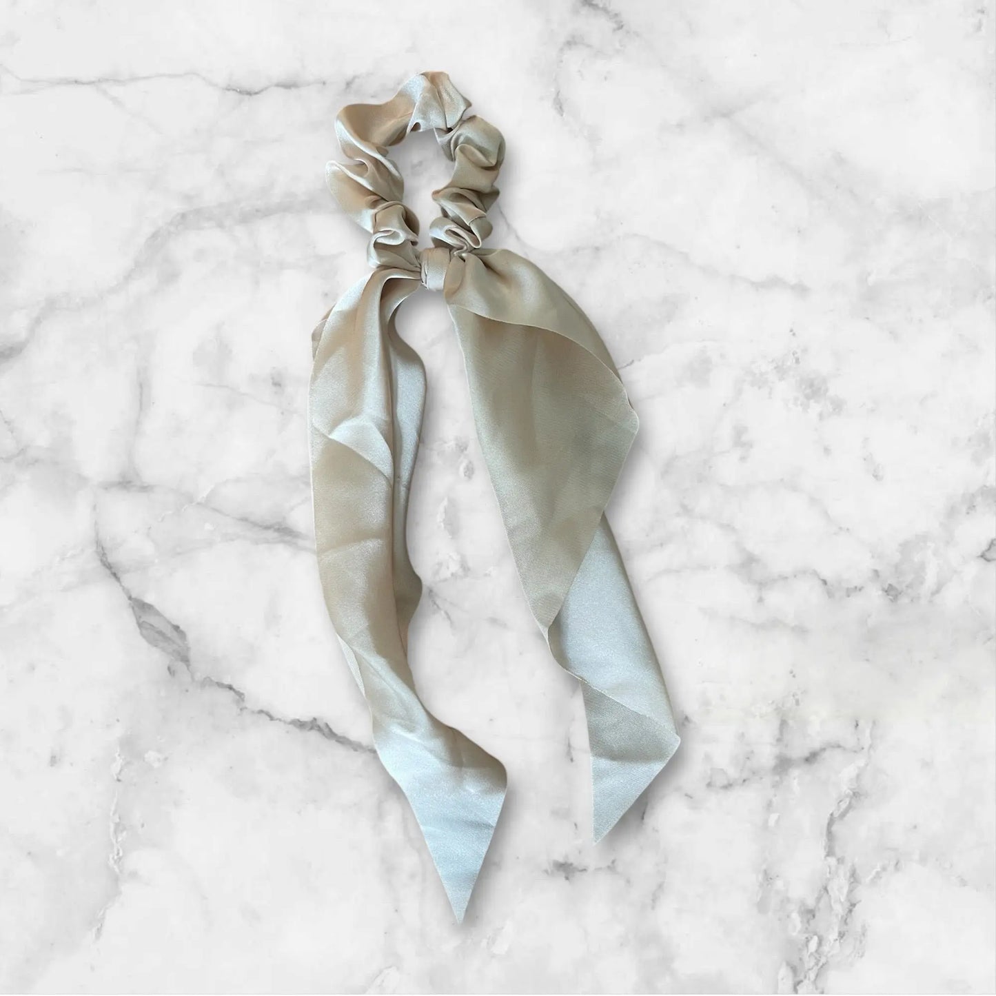 Chouchou foulard Lio en satin Beige Glaia Collection