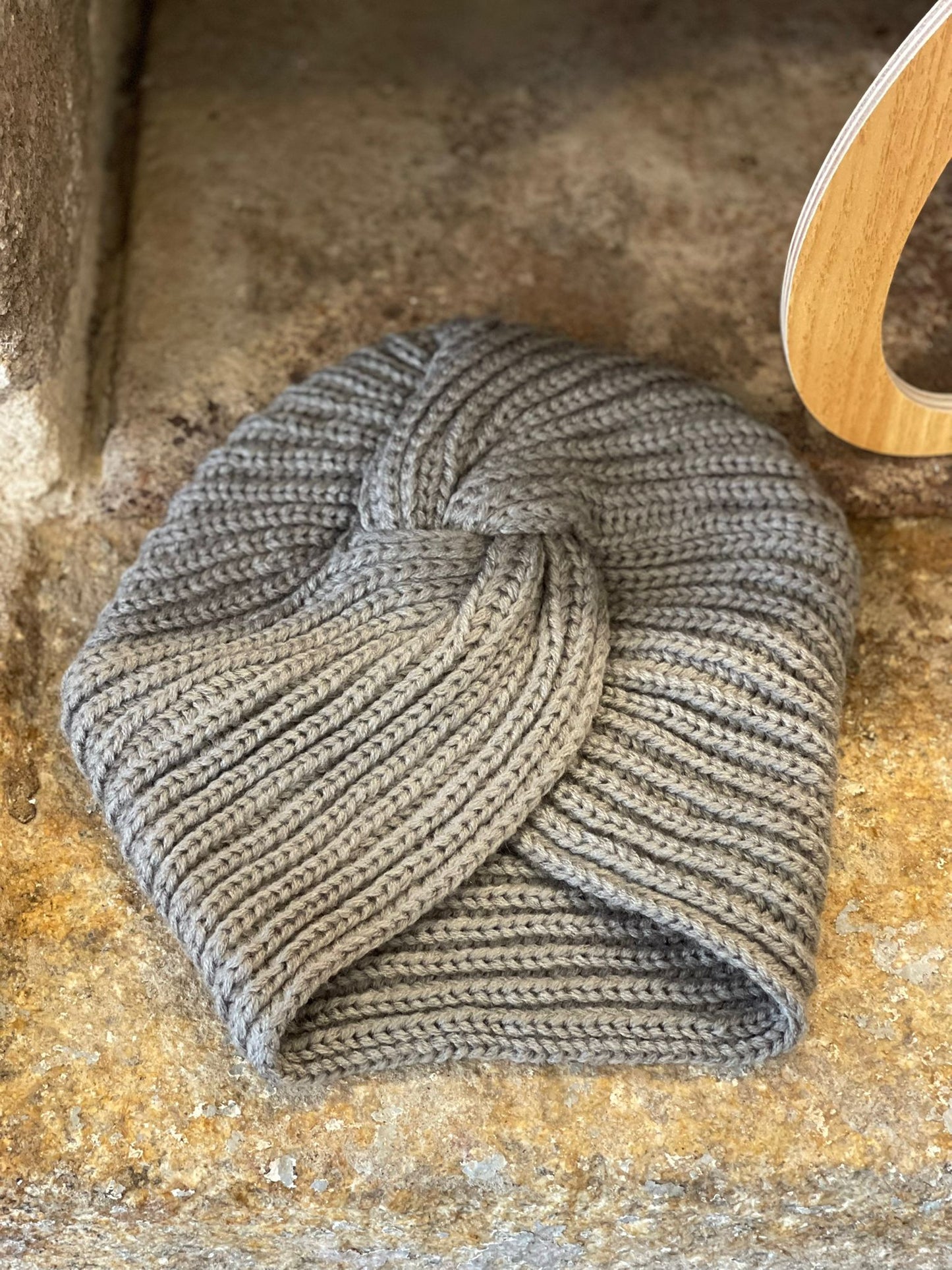 Bonnet-Turban Anastasia en laine beige Glaia Collection