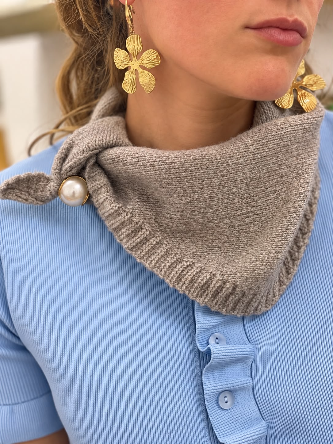 Écharpe triangle Léopard — maille chocolat Glaia Collection