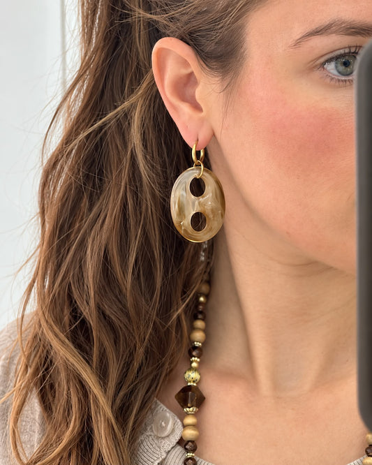Boucles d'oreilles Sienne — pendantes effet corne et perles de bois Glaia Collection
